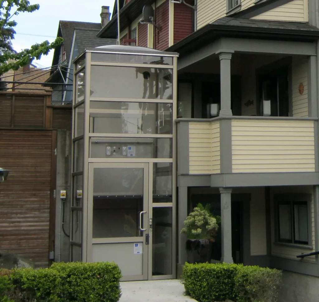 Vertical platform lift