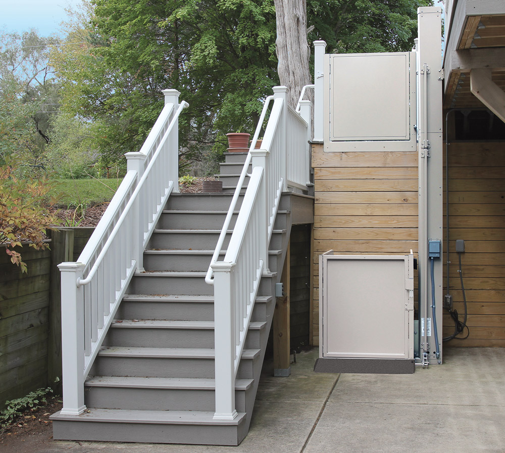 Outdoor wheelchair lift