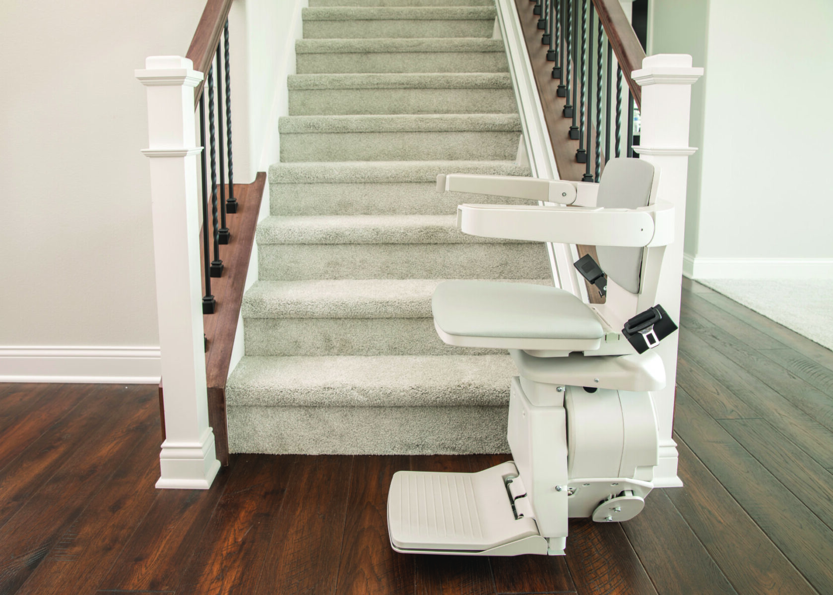 Read more about the article Stair Lift Options: Choosing the Right Stair Lift for Your Needs
